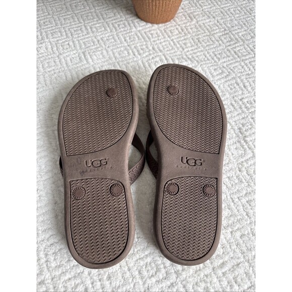 Women's UGG Brown Rubber Flip Flops Thong Sandals w/ Sheepskin Footbed Sz 6 Fluf - Picture 5 of 7